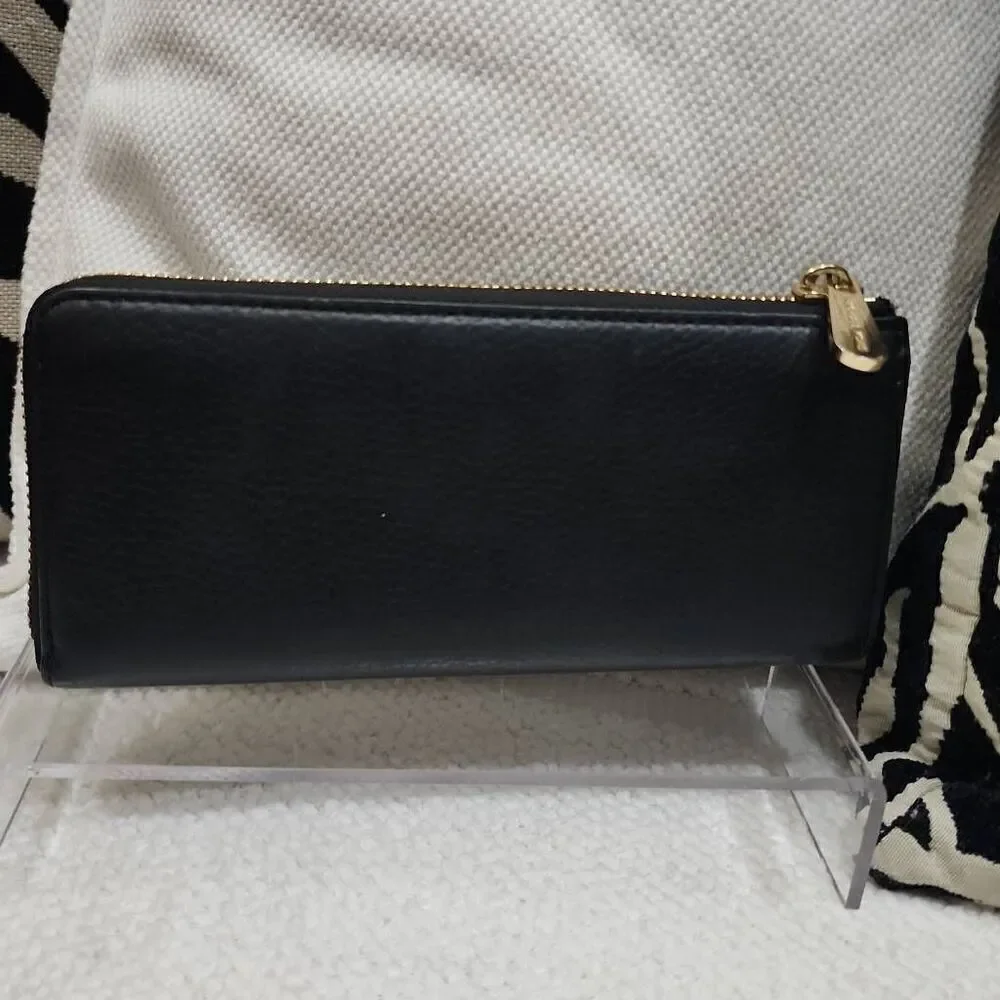 Michael Kors Large Leather Zip Wallet